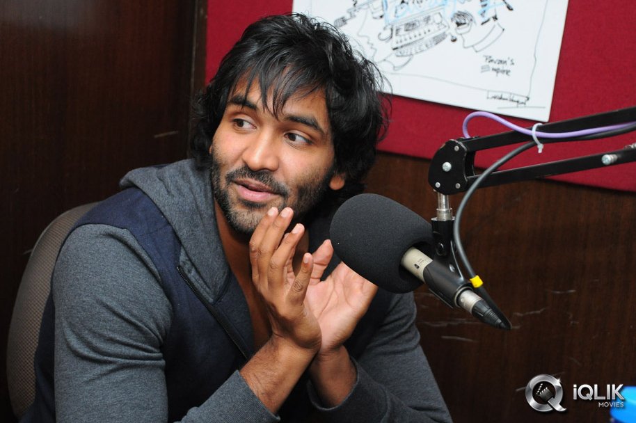 Manchu-Vishnu-at-Red-FM